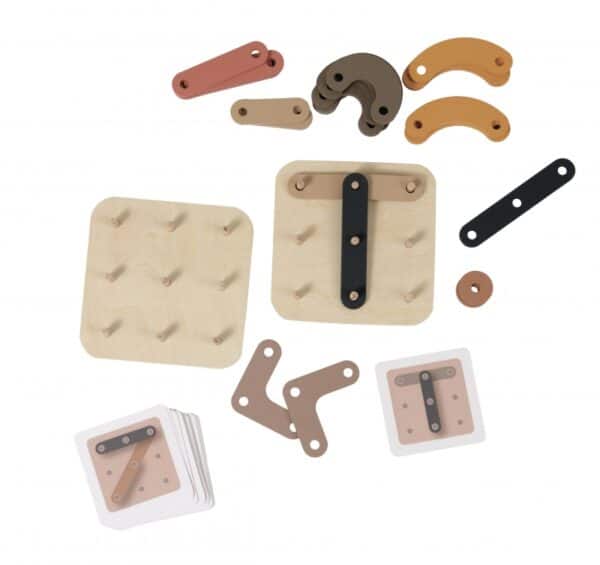Jeu en bois, à assembler et à dessiner.