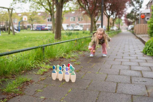 Jeu de quilles en bois – Image 2